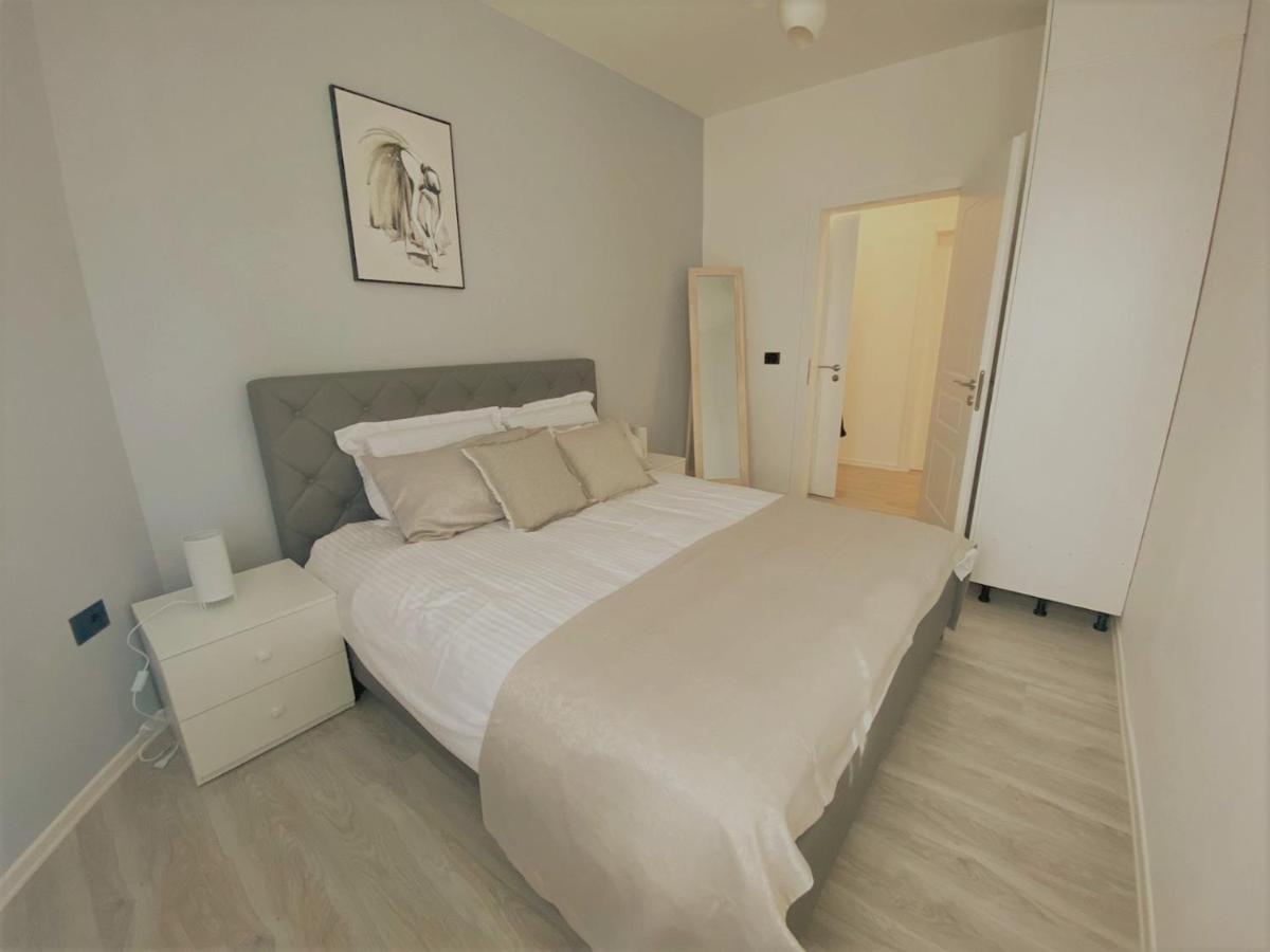 Cozy Central Tirana Apartments Buitenkant foto